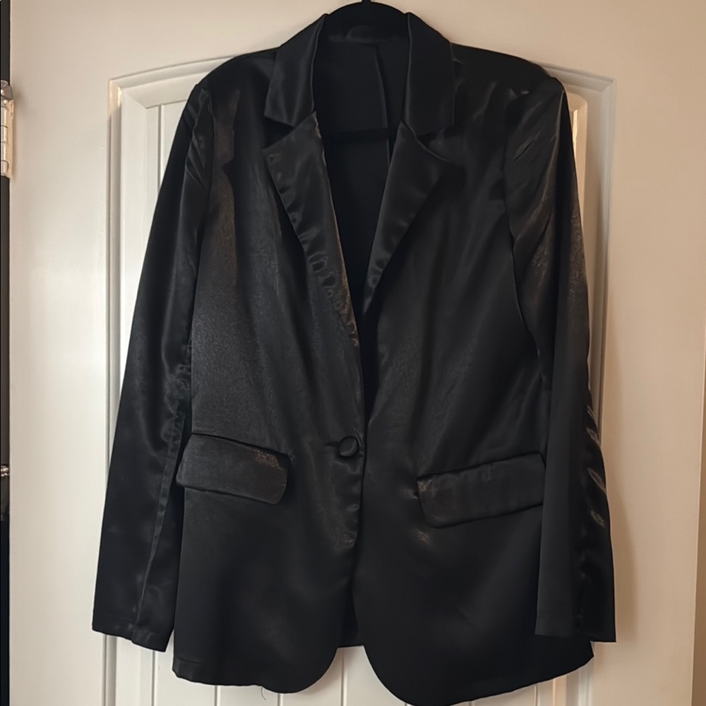 Elegant Black Women's Blazer